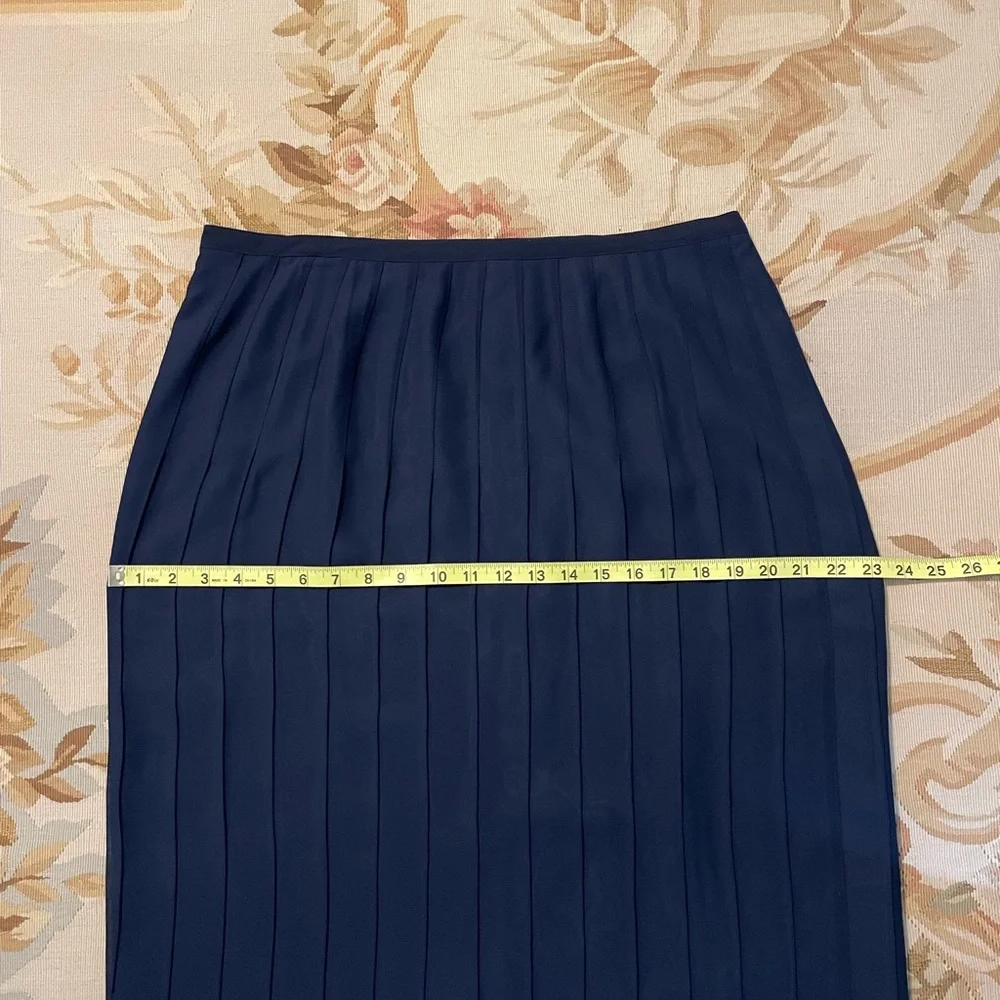 Classic navy blue skirt by Norton McNaughton Petite 16P - Picture 7 of 7